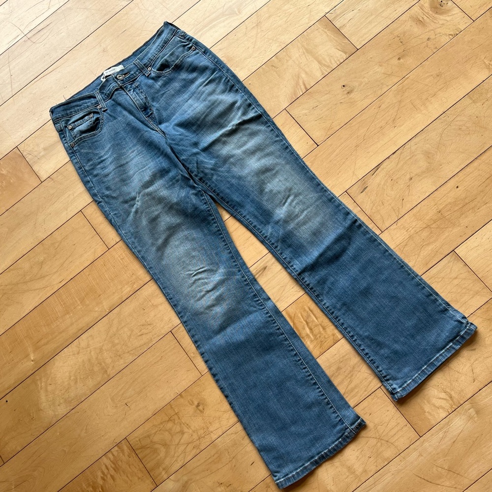 Leviโs 515 Bootcut Medium Wash Jeans